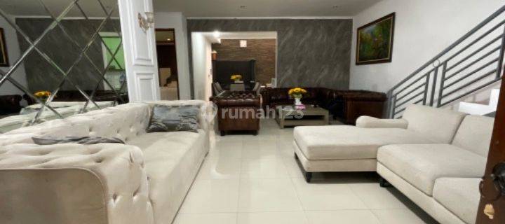 Rumah 2 Lantai Bagus Furnished SHM di Komplek Kotabali, Bandung 1