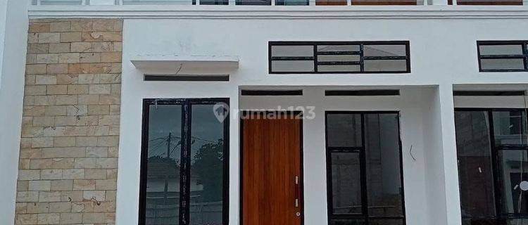 Dijual rumah 2 lantai 500jutaan di Cilodong Depok  1