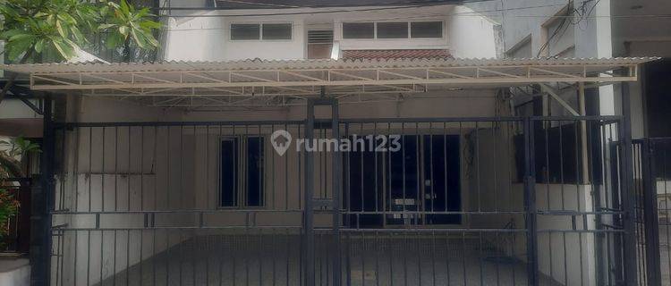Rumah 2 Lantai Unfurnished Lokasi Sangat Strategis Dekat Mall Kelapa Gading Row Jalan 3 Mobil Dan Garasi 2 Mobil Tidak Banjir 1