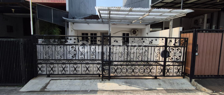 House Renovated Clean and Well-Maintained SHM Very Strategic Location Just a Step Away from Kelapa Gading Mall 1
