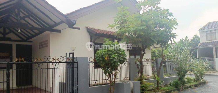 Hoek Luas 195m Rumah Duta Harapan dekat Summarecon Bekasi 1