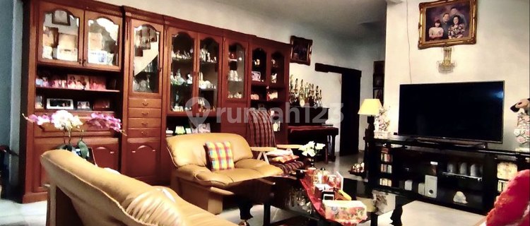 DD287 Luxurious House 734 m2 Full Furnish Cipinang East Jakarta 1