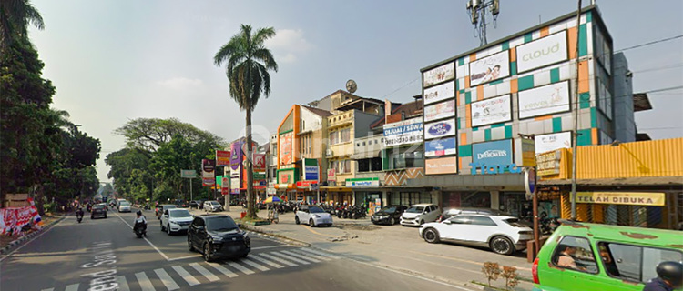 PRICE DROP FOR 5-STORY STRATEGIC SHOPHOUSE ON WIDE ROAD NEAR BOGOR PALACE AND TOLL ROAD 1