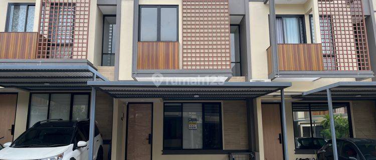 Rumah Bagus Furnished di Legenda Wisata, Bogor 1