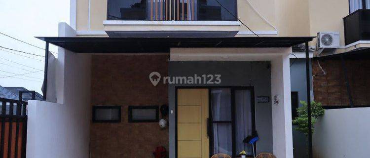 Rumah cantik minimalis 2 lantai Dekat stasiun depok 1