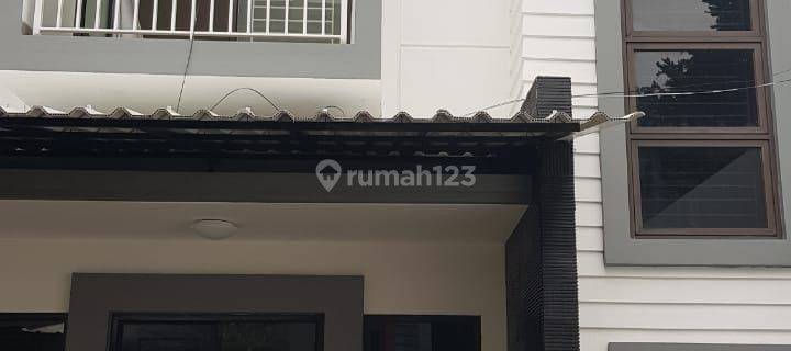 Di Jual Rumah Cantik Di Kembangan Jakarta Barat 1