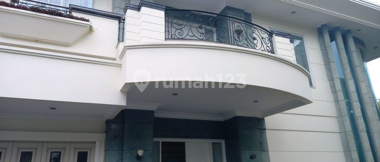 Rumah 2 Lantai di Boulevard Puri Indah, 5Kt 1