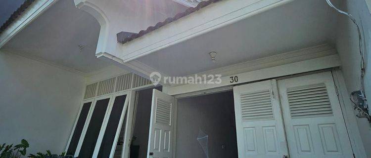 Rumah 2 Lantai Disewakan Di Puri Indah 1