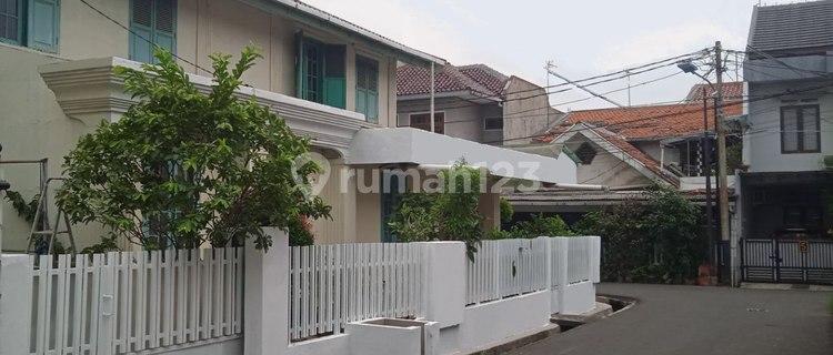 Jk301 Cheapest 2-Story Old House for Sale at a Loss in Rawamangun, Jakarta 1