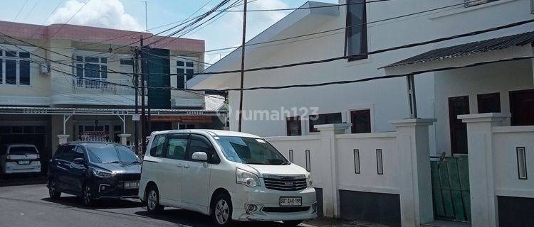 Rumah Sudut 5 Kamar Tidur 2 Lantai Dekat Mall Panakkukang Tipe 250/196 Siap Huni  1