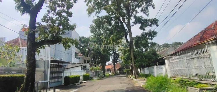 Dijual Tanah Hunian Asri, Prime Area Pusat Kota Bandung, Sayap Jalan Burangrang 1