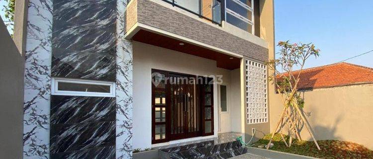 Rumah Cantik 2 Lantai di Sampangan 1