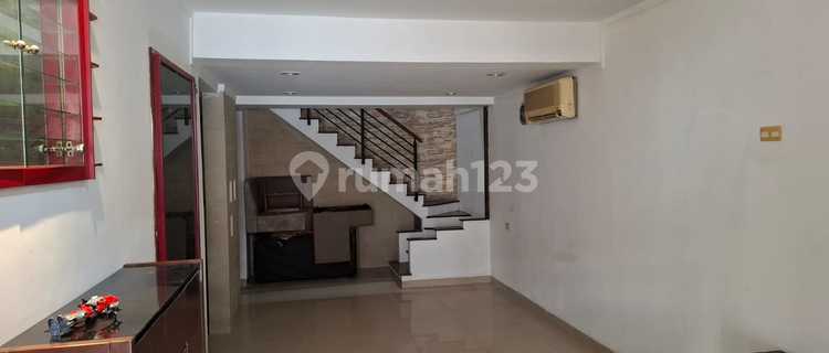For Sale Sunter B U 2.5 Lt House 1