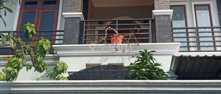 Rumah  2 Lantai Di Duren Sawit Jakarta Timur 1