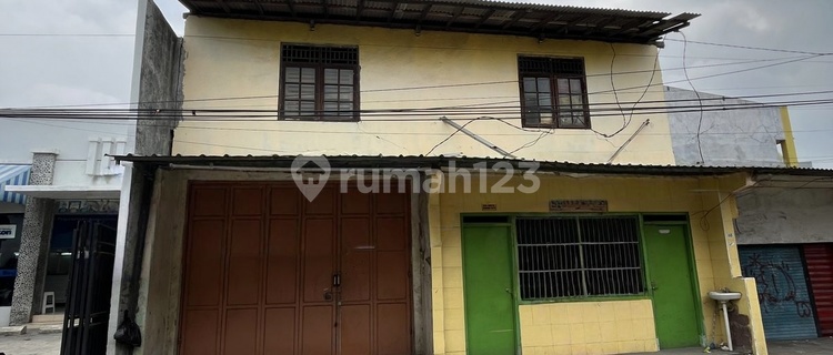 Business House Plus Suitable Residence to Consider. Located on Jalan Raya Kunciran near Alam Sutera, Gading Serpong, close to the toll road to Jakarta. Flood-free, suitable for business, workshop. 1