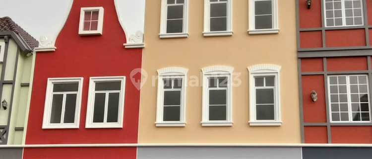 For Sale: South Solvang 3-Story Shophouse, Excellent, Gading Serpong. Sariefss. 1