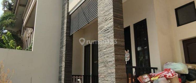 Rumah 3 Lantai di Komplek Perumahan Elite Jakarta Barat 1