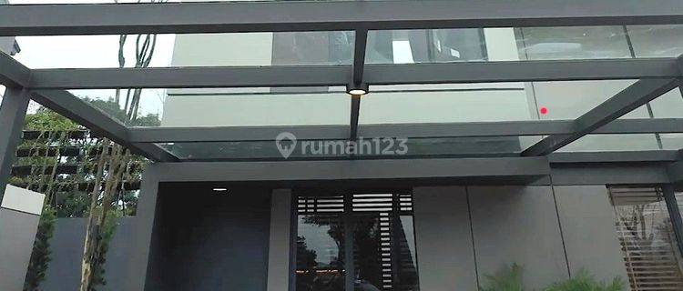 Rumah dijual Baru di kawasan Strategis dekat Mal Sumarecon Gading Serpong, SHM 1