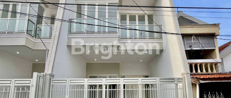 NEW Rumah 2Lantai Mulyosari Utara, Minimalis, Row Jalan 2mbl 1