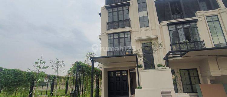 Rumah baru Melrose di Duta Garden dekat bandara 1