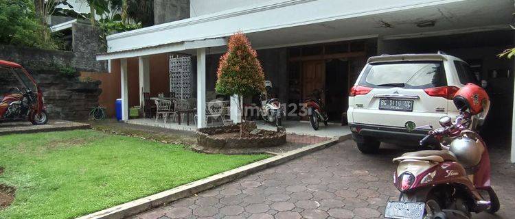 Dijual Rumah Siap Huni Lokasi Strategis di Menteng Jakarta Pusat 1