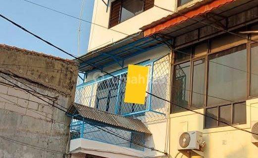Ruko 4,5 Lantai 1
