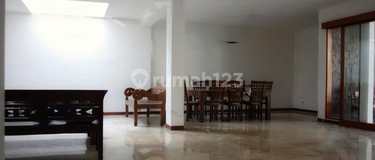 Dijual Rumah Vintage Swimming Pool Di Menteng  1