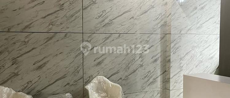 For Rent: Ready-to-Use Shop House, Near Station 1