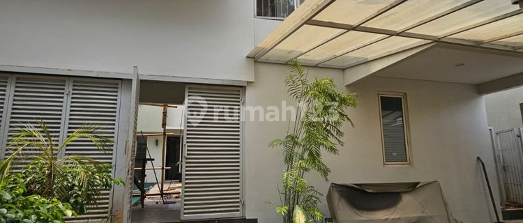 Disewakan Rumah Siap Huni Semi Furnished Area Senopati 1
