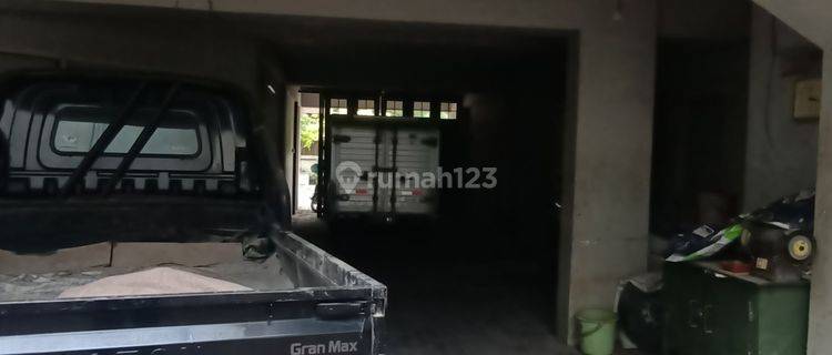 RUMAH BESAR NOL JALAN RAYA JEMURSARI DEKAT MARGOREJO 1