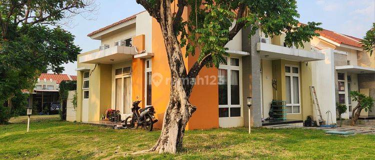 Rumah Hook 256 M² di Graha Padma Semarang 1