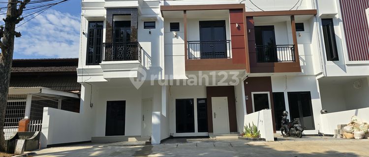 Dijual Rumah 2 Lantai 10 Menit Dr Transmart Cempaka Putih 1