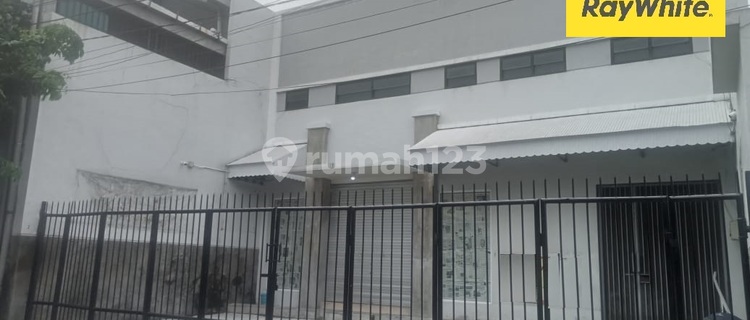 For Rent Shop House on Petemon Street Surabaya 1