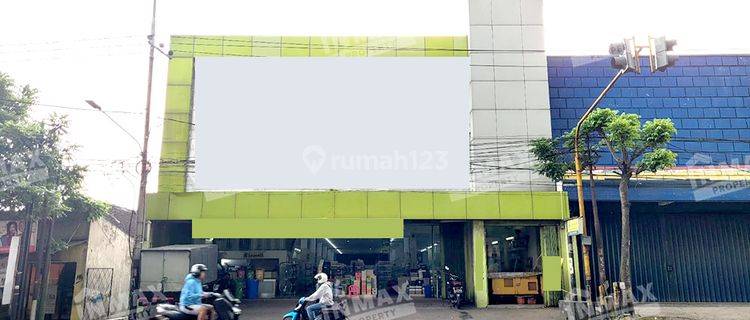 Tempat Usaha 3 Lantai di Kolonel Sugiono Gadang, Traffic Ramai 1