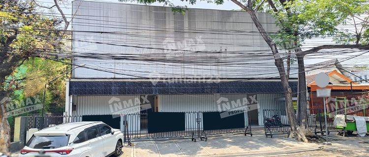 Disewakan Tempat Usaha 2 Lantai di Letjen S Parman Malang 1