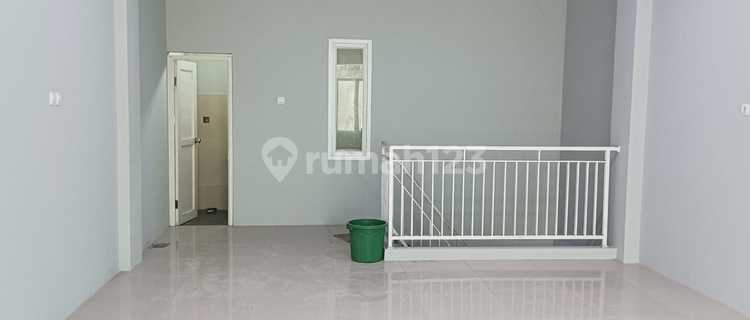Business Shophouse with Good Design, Unit Rental Available in Ciracas 1