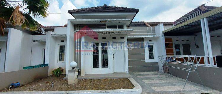 Rumah minimalis siap huni dekat pusat oleh2 dan jatim park3 1