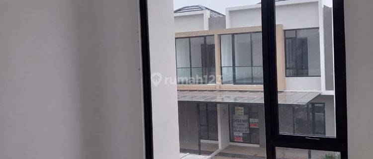 Rumah 2 Lantai Baru SHM di Pantai Indah Kapuk 2, Jakarta Utara 1