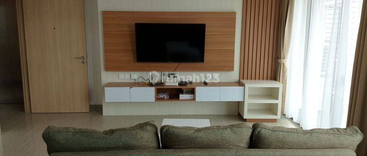 Apartement Hillcrest 3 BR 139m2 Furnished Bagus 1