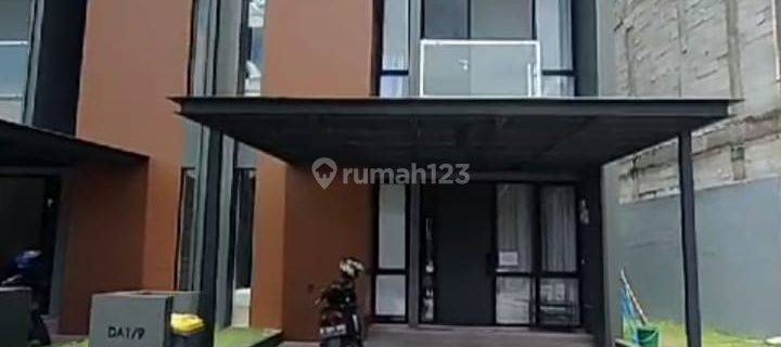 1. RUMAH CANTIK SIAP HUNI 2 LANTAI DILENGKAPI TAMAN BERMAIN, JOGGING TRACK  DAN KOLAM RENANG DALAM CLUSTER 1