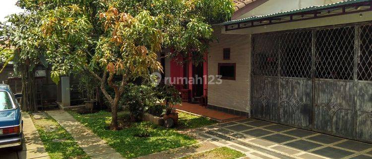 Rumah 2 Lantai Bagus Semi Furnished SHM di Cibaligo, Bandung 1