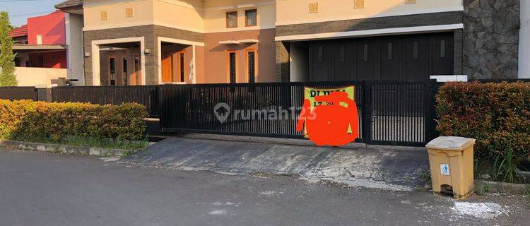 Dijual cepat rumah asri terawat di kota bandung. Antapani 1