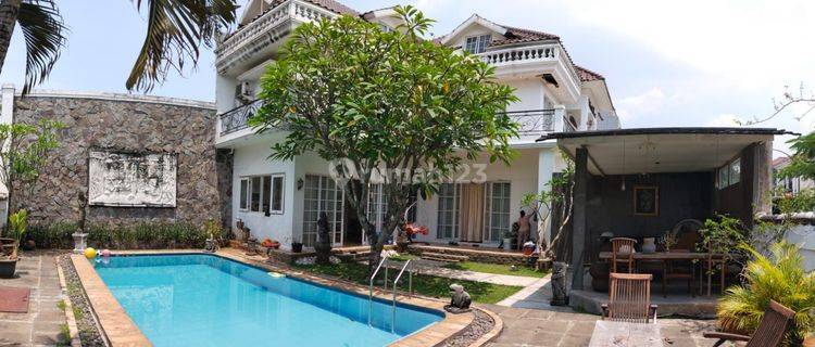 Rumah di Grand valey Bagus Kolam renang  1