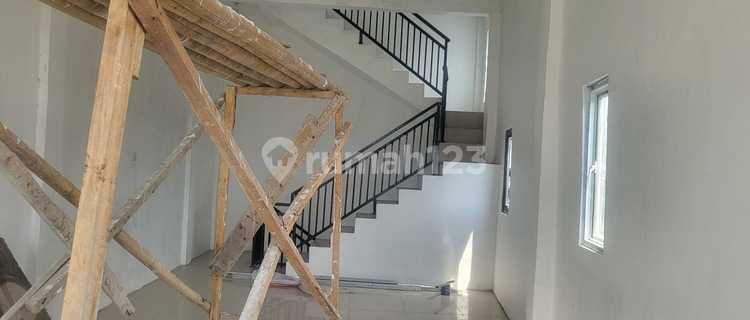 RUKO BARU 4 LANTAI SIAP PAKAI DI JALAN MAINROAD GADOBANGKONG  1