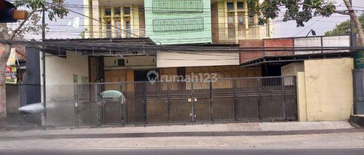 Rumah 3 Lantai Mainroad Jalan Kol Masturi Cimahi  1