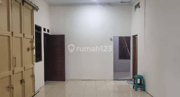 Disewakan ruko di Rajawali Barat 1