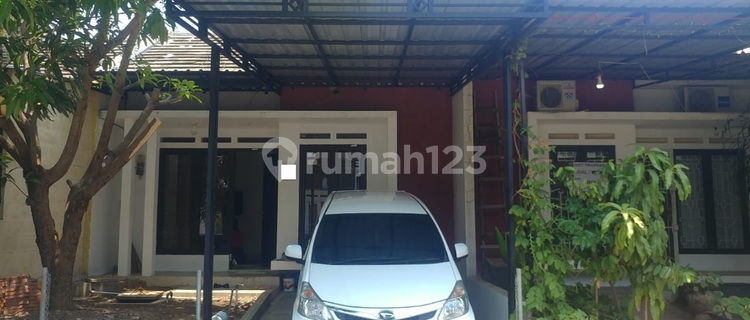 Ready-to-Occupy Tamansari Majapahit House in Semarang - Near Toll Road & Flood-Free 1