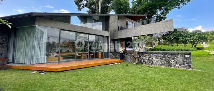 Villa in the Golden Triangle of Central Java, Tuntang, Salatiga 1