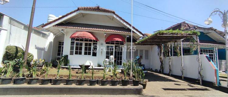 Disewakan rumah di Komplek taman pelesiran Cihampelas kota Bandung 1