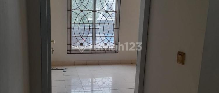 For Rent: Minimalist House in Nusaloka BSD 1